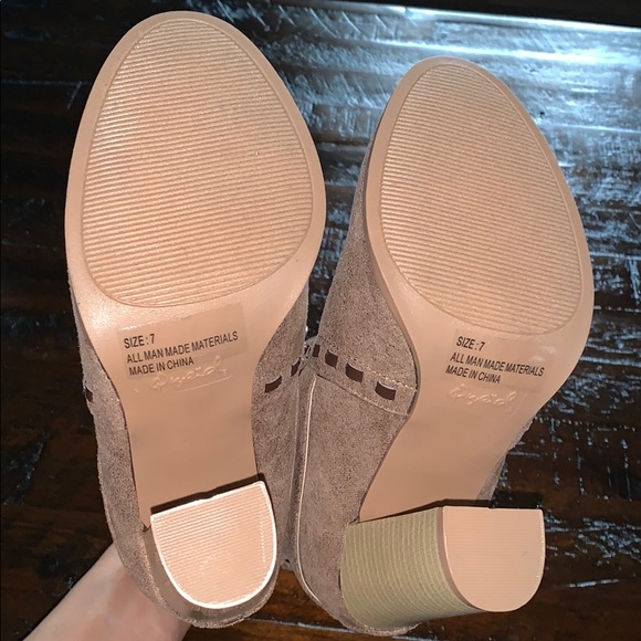 Qupid Booties - Picture 4 of 5